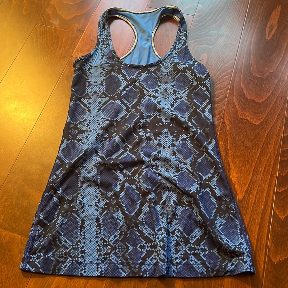 Lululemon tank